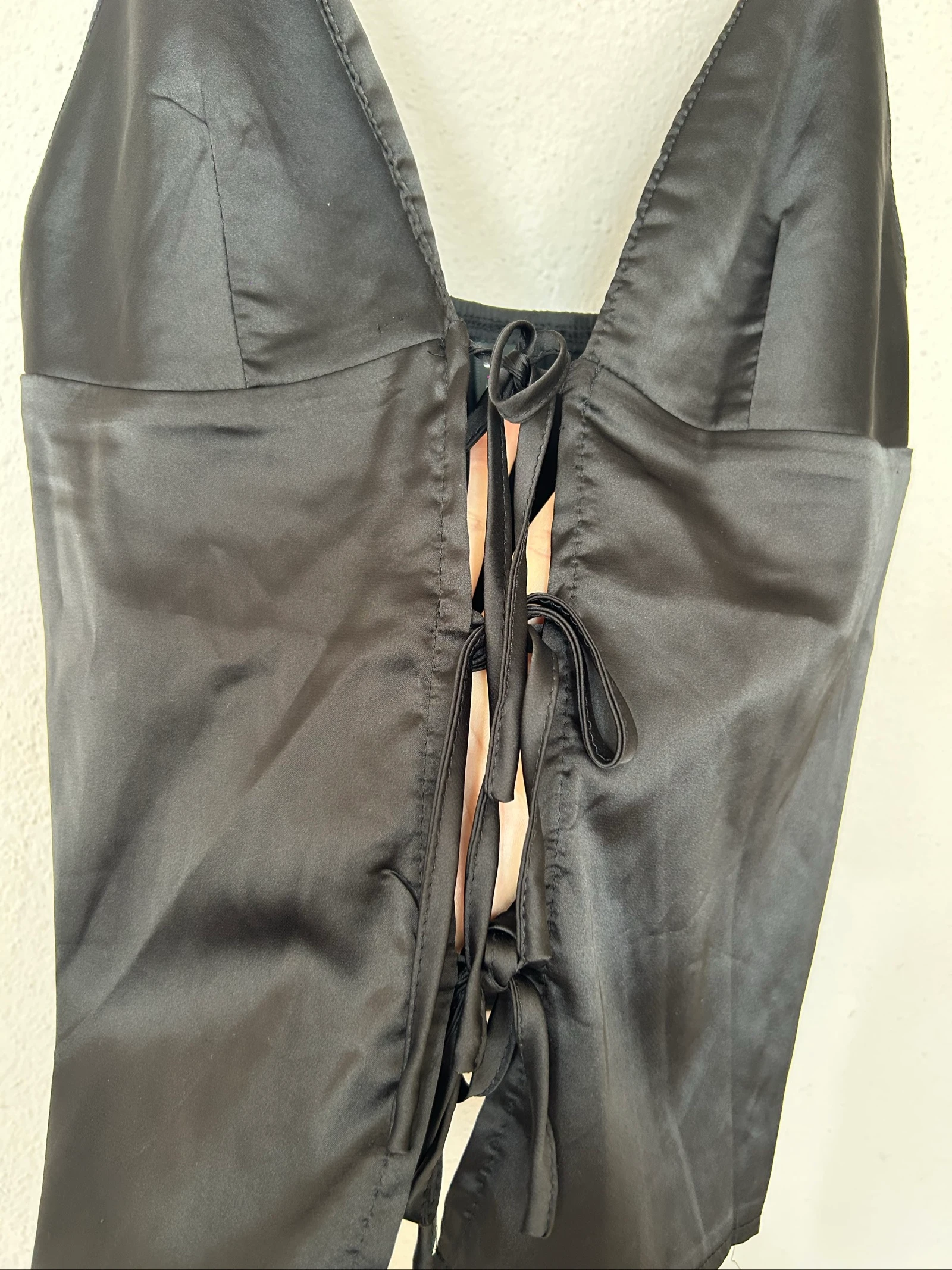 Blusa negra estilo satén  – photo 2